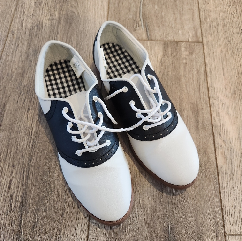 Saddle Shoes Women's size 11
